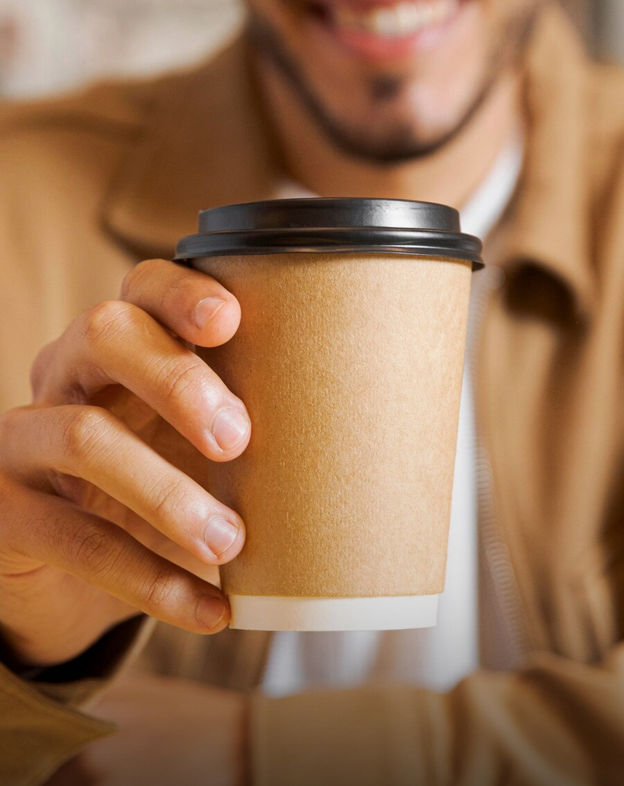 Бумажный стаканчик